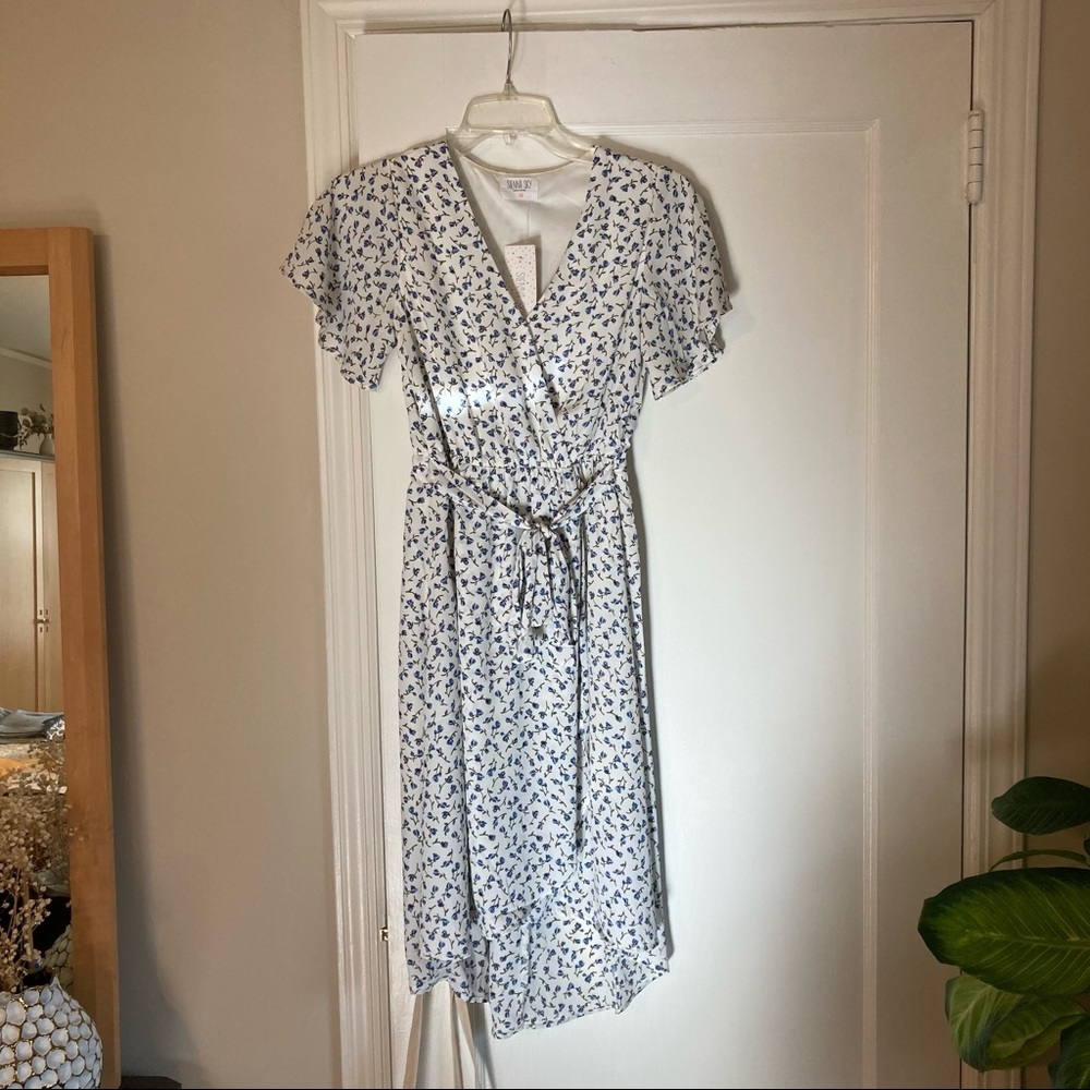 Blue & white floral wrap dress XS